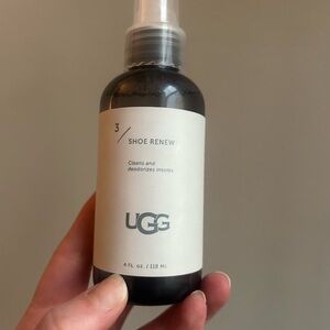 UGG Shoe Renew Spray - Black and White